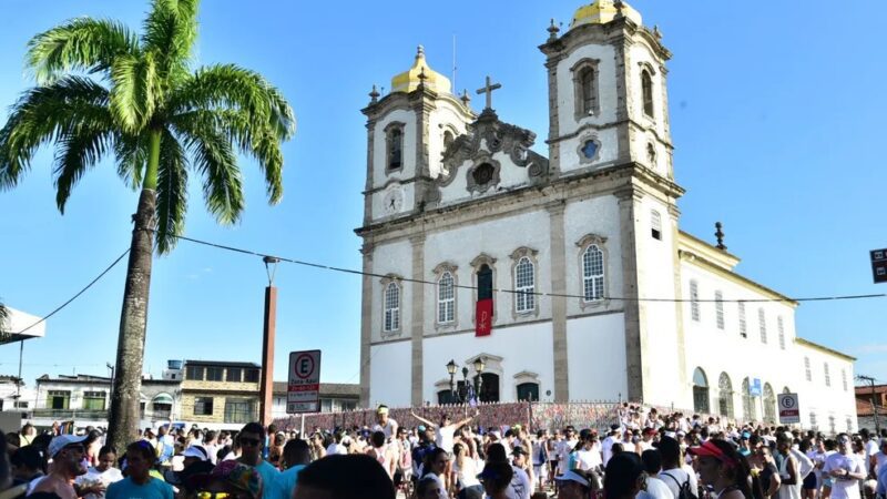 ‘Sexta-feira da Gratidão’: fiéis se reúnem para agradecer pelas conquistas na Igreja do Bonfim, em Salvador