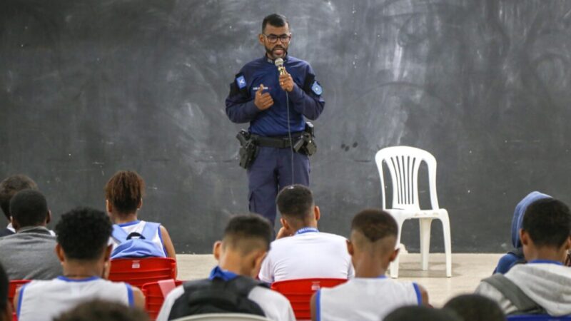 Guarda Civil de Salvador lança campanha para arrecadar materiais escolares