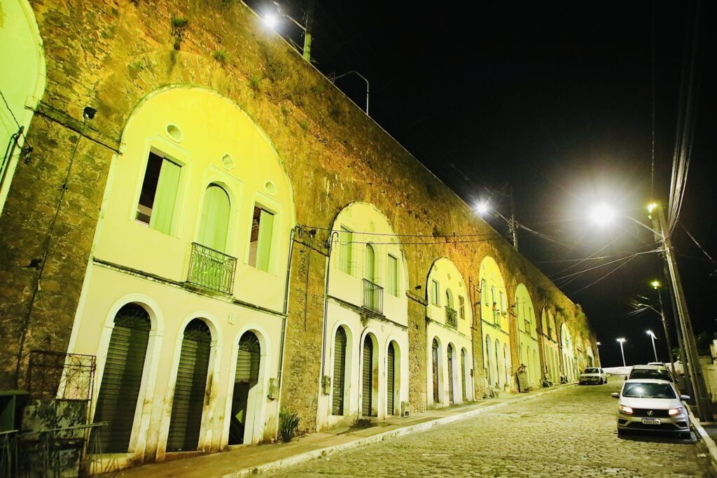 Salvador ilumina monumentos de amarelo em apoio ao Maio Amarelo e reforça alerta por um trânsito mais seguro