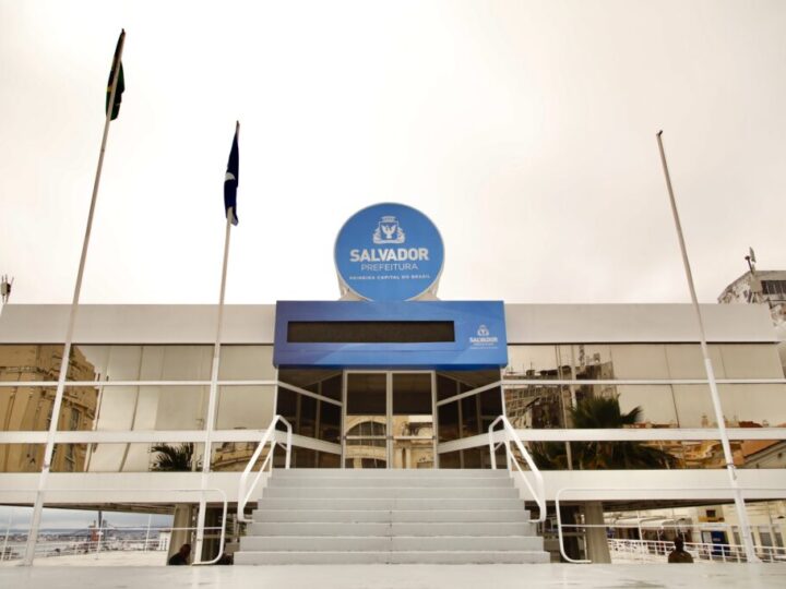 Prefeitura de Salvador entrega mais de 2 mil títulos de propriedade pelo programa Casa Legal