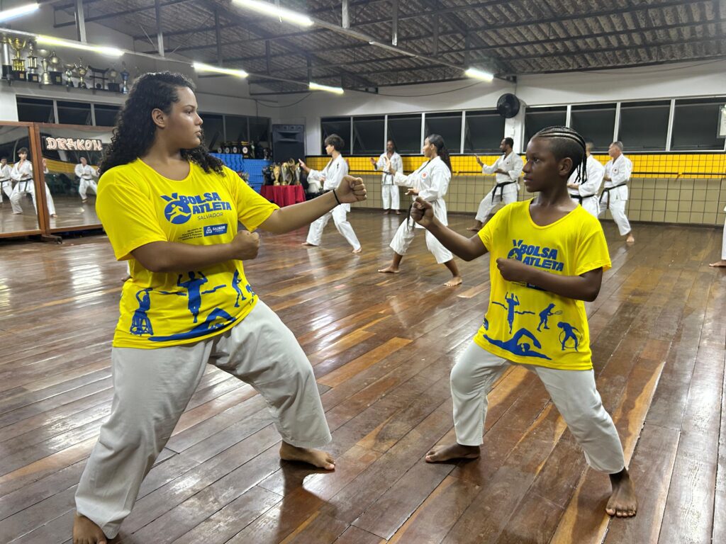 Salvador fortalece política esportiva com emissão de quase 900 Carteiras Municipais do Atleta