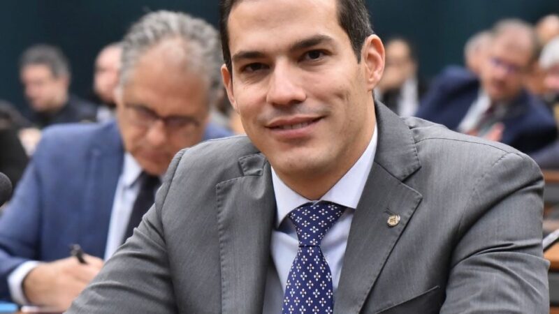 Com apoio de comissão, Gabriel Nunes avança em proposta por representação mais digna dos idosos