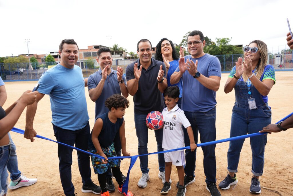 Prefeitura de Salvador entrega requalificação do Campo do Pata Pata em Valéria e anuncia nova obra para a região