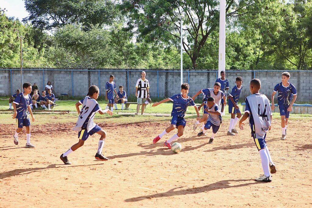 Jovens de Canabrava participam de treinos do projeto internacional Camp Atletas do Futuro