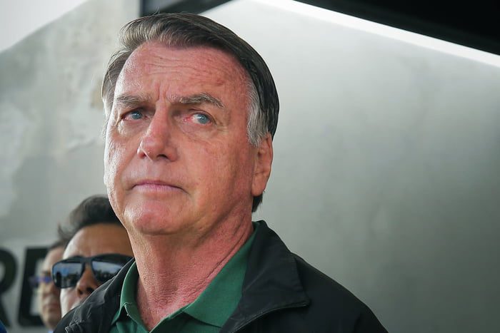 STF condena Bolsonaro a 27 anos e 3 meses de prisão por trama golpista