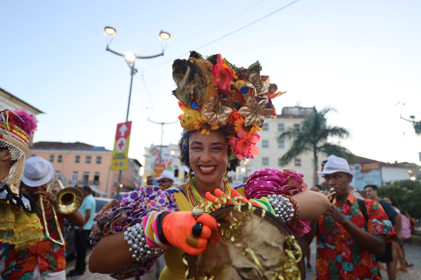 Carnaval da Bahia 2026 aposta na mistura de ritmos e transforma Salvador em vitrine cultural do Brasil